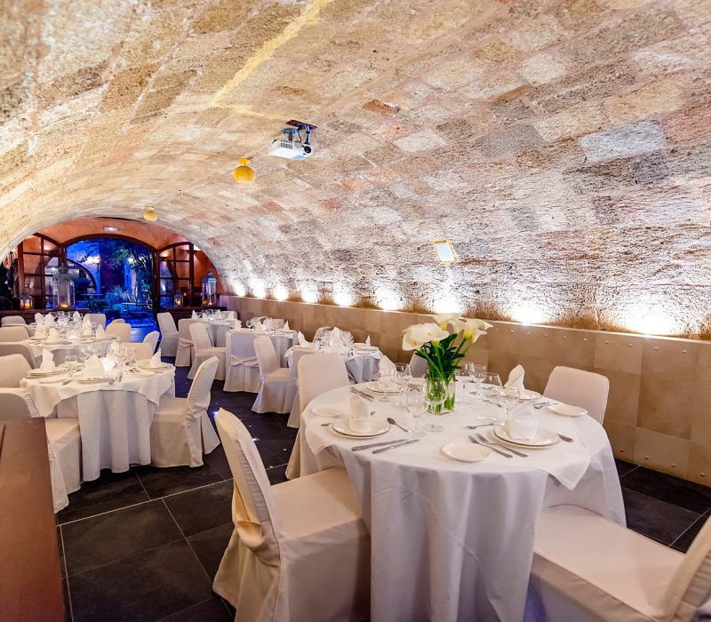 avalon-dome-dining-2